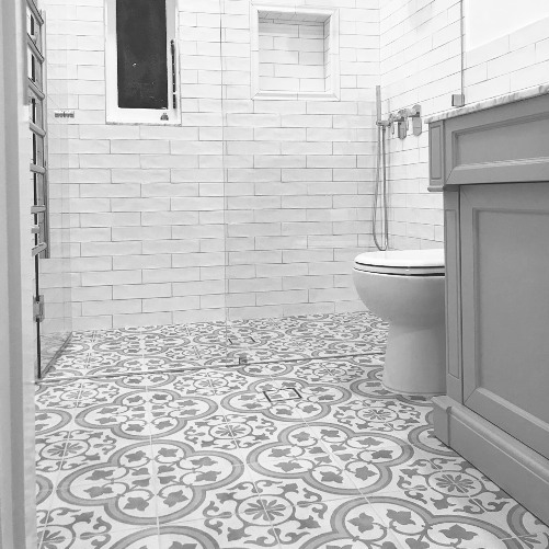 hamptons bathroom tiles Australia
