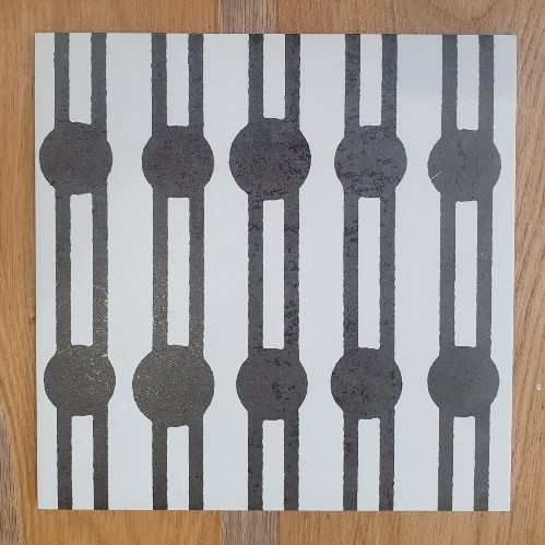 Black and white retro pattern tile from the Crea Ona range