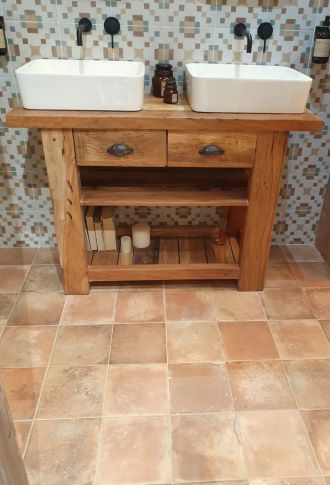 Terracotta floor tiles in a bathroom Sydney